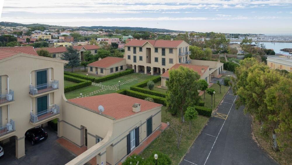 Hotel Baia Del Sole Civitavecchia Kültér fotó