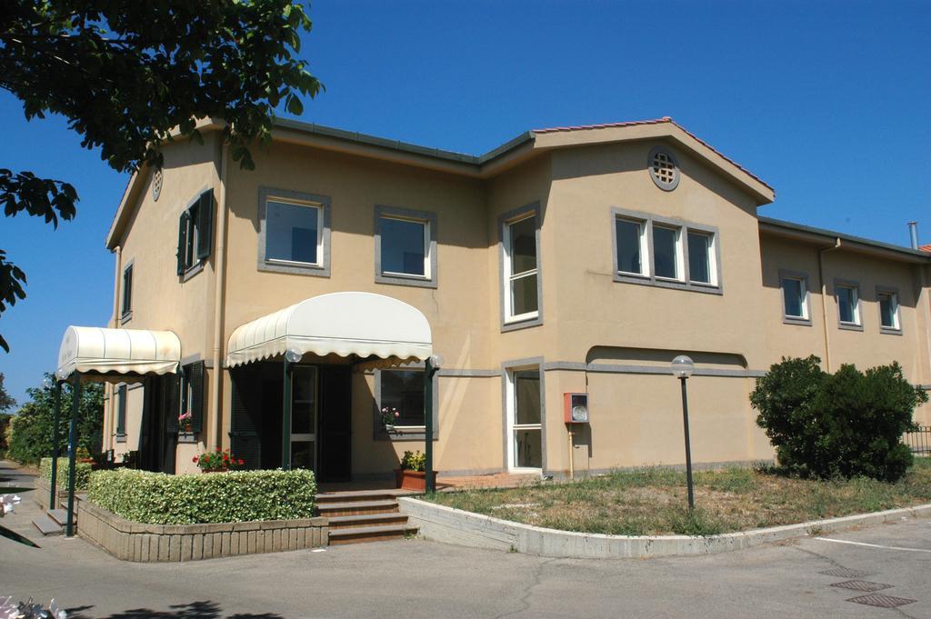 Hotel Baia Del Sole Civitavecchia Kültér fotó