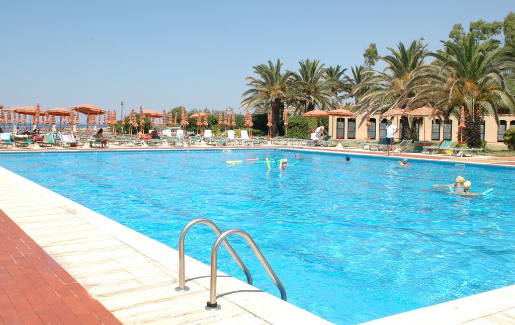 Hotel Baia Del Sole Civitavecchia Kültér fotó